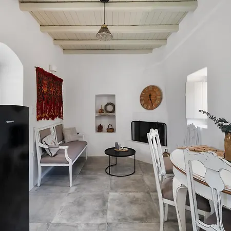 Cycladic Wine Press House * Aliki (Paros)